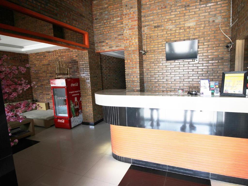 Amaliun Hotel Medan Exterior foto