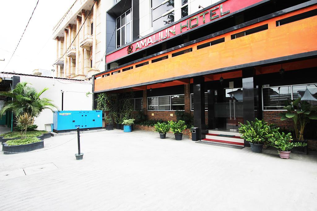 Amaliun Hotel Medan Exterior foto