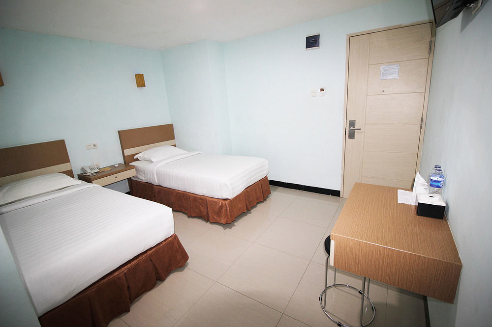 Amaliun Hotel Medan Exterior foto