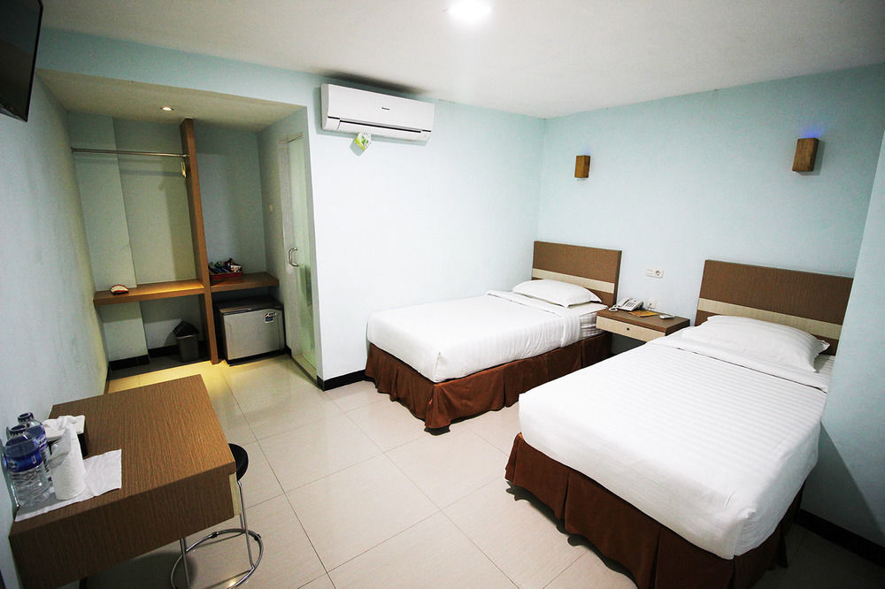 Amaliun Hotel Medan Exterior foto